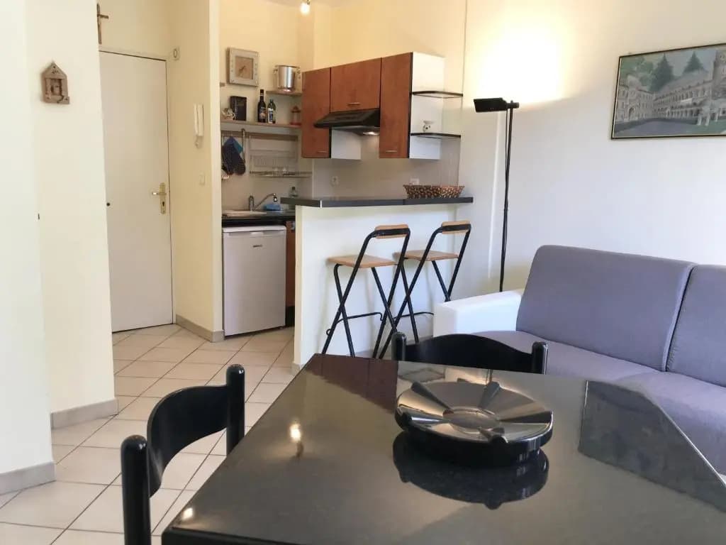 BH - 4 PEOPLE - Flat close to railway station and sea - photo 8