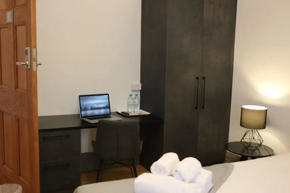 Guildford Hotel - photo 3