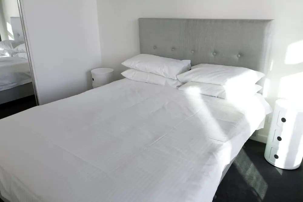 Brand New 1 Bedroom Apartment in South Melbourne - photo 3