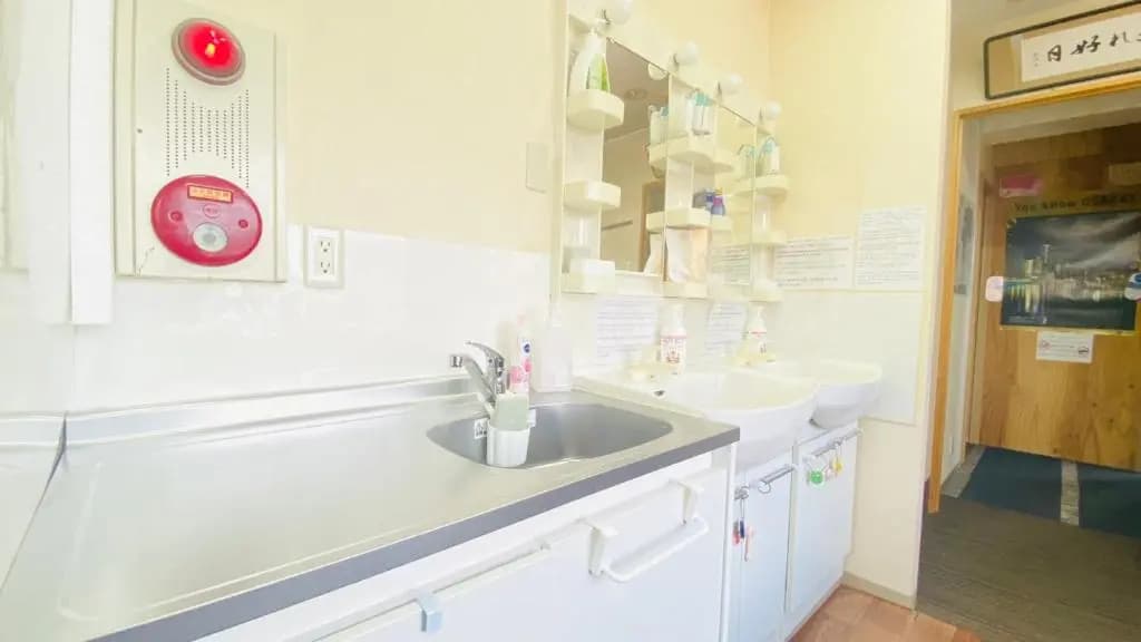 GUEST HOUSE B's Five II - Hostel - photo 16