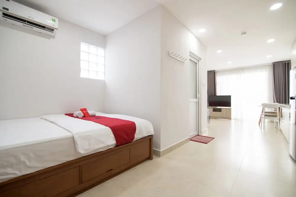 RedDoorz Premium near E-Town 3 - photo 2