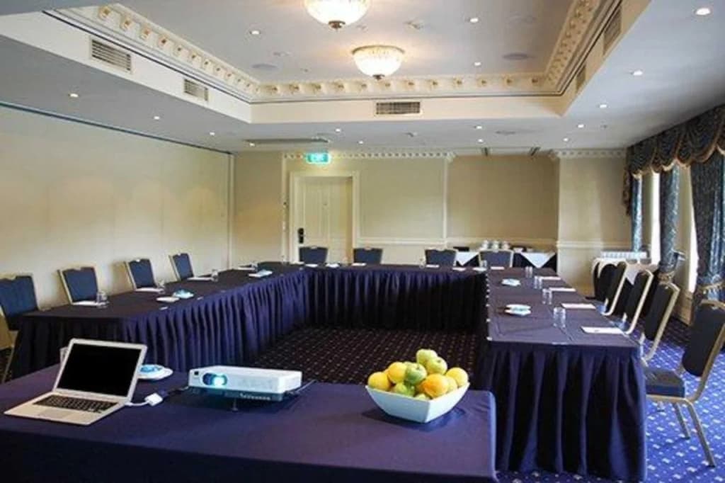 Canterbury International Hotel - photo 16