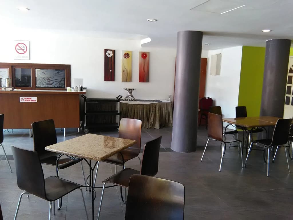 Casuarina Hotel - photo 19