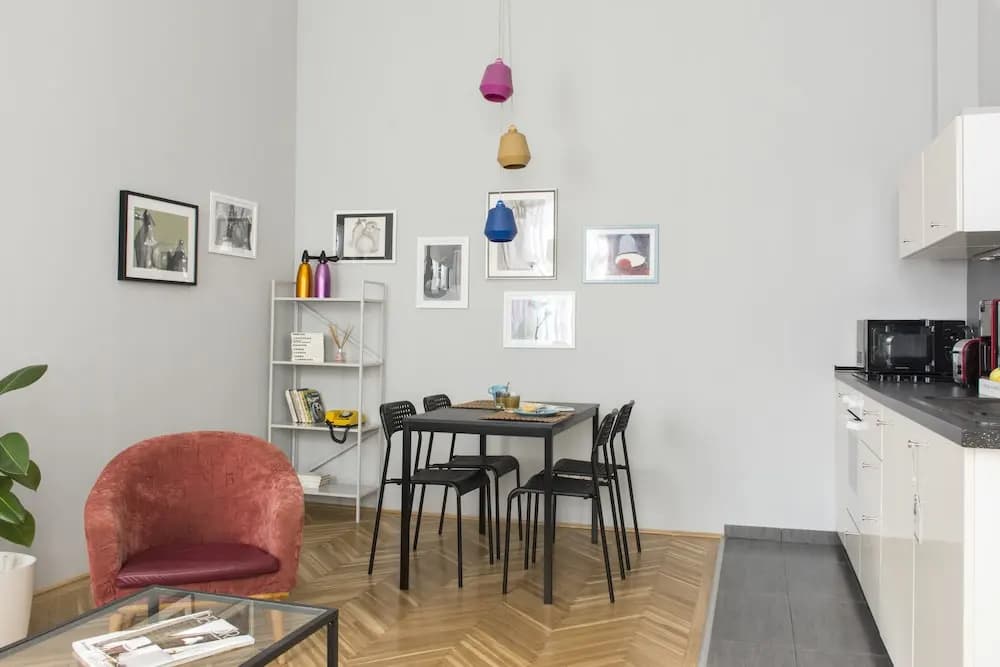 Curry Apartments - photo 23