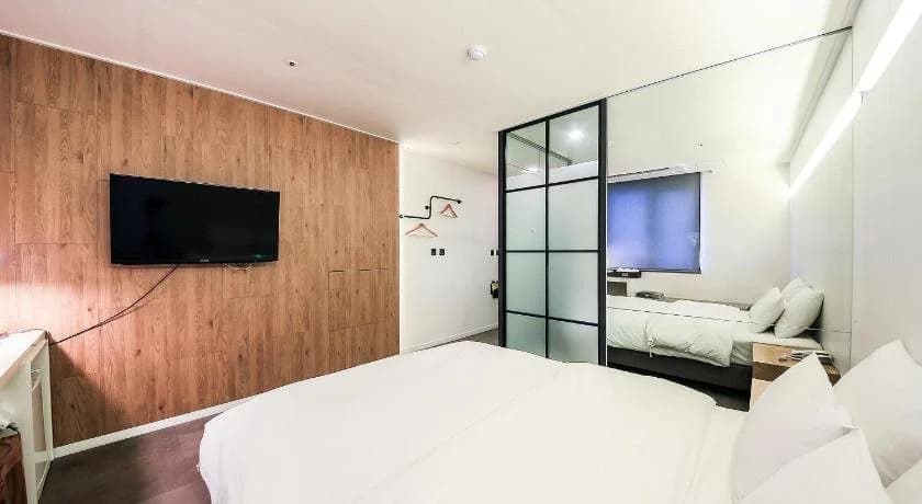 Blvd Hotel - photo 7