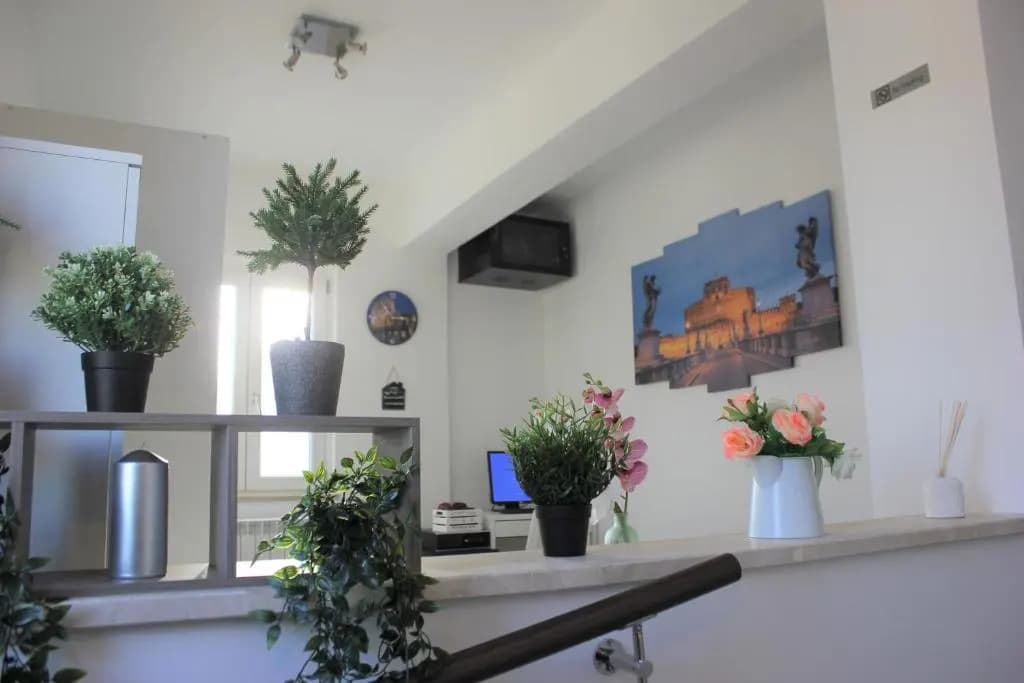 Roman Sunrise Rooms - photo 2