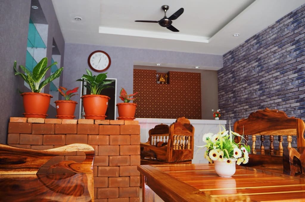 The Lucky Kata Hostel - photo 2