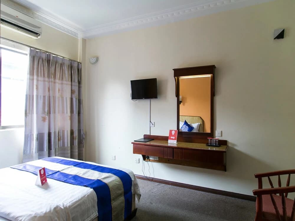 B Hotel - photo 3