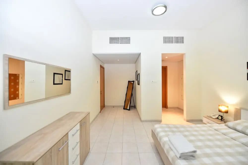 BRID - Spacious 1 Bed with garden view - main photo