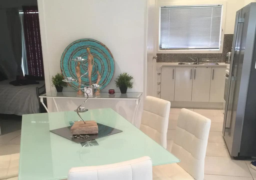 Sydney Executive Garden Apartments - photo 3