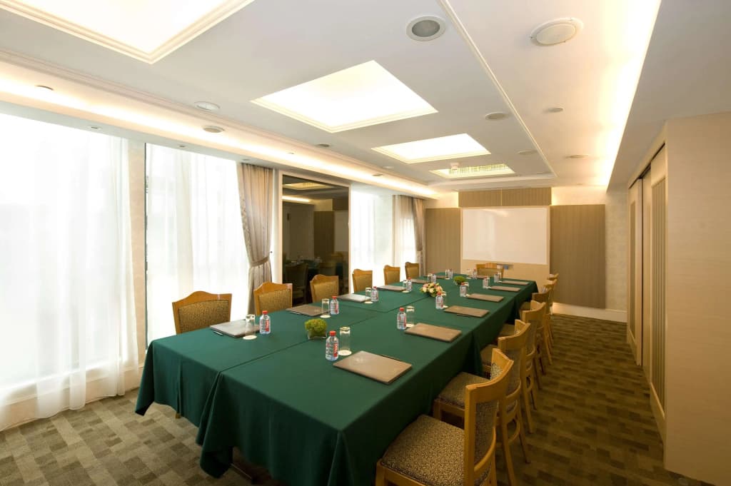 Bishop Lei International House - photo 14