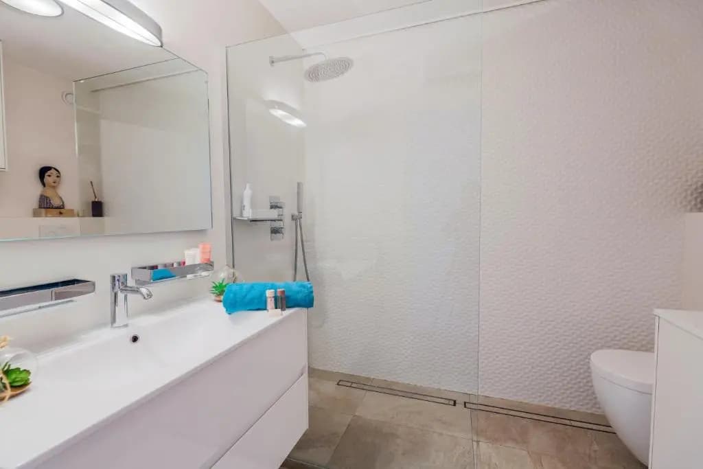 LE FRANCIA II AP4197 By RIVIERA HOLIDAY HOMES - photo 9