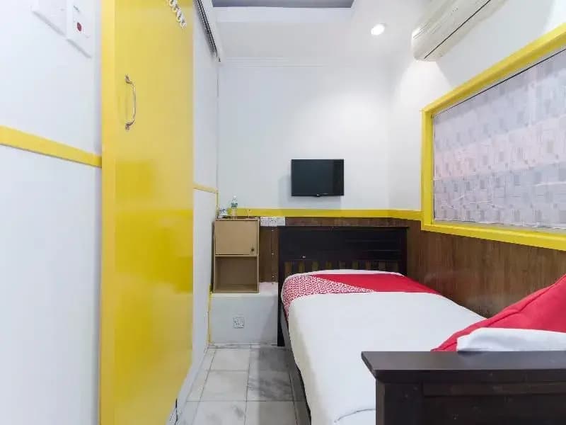 OYO 587 The Dream Hotel - photo 6
