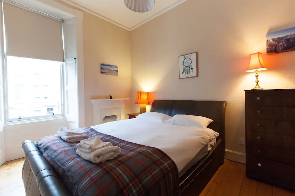 2 Bedroom Central Apartment - photo 4
