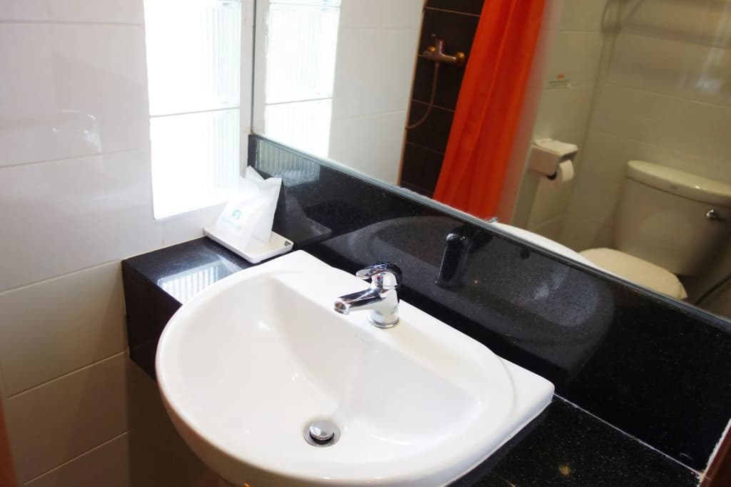 Phuket Ecozy Hotel - photo 10