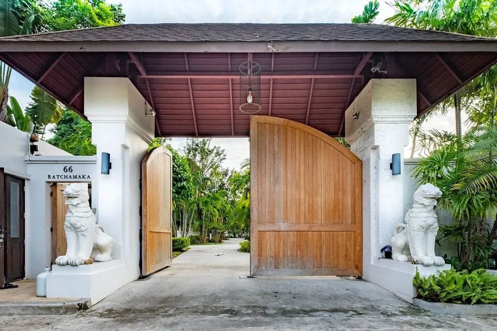 Phuket Ratchamaka Pool Villa - photo 18
