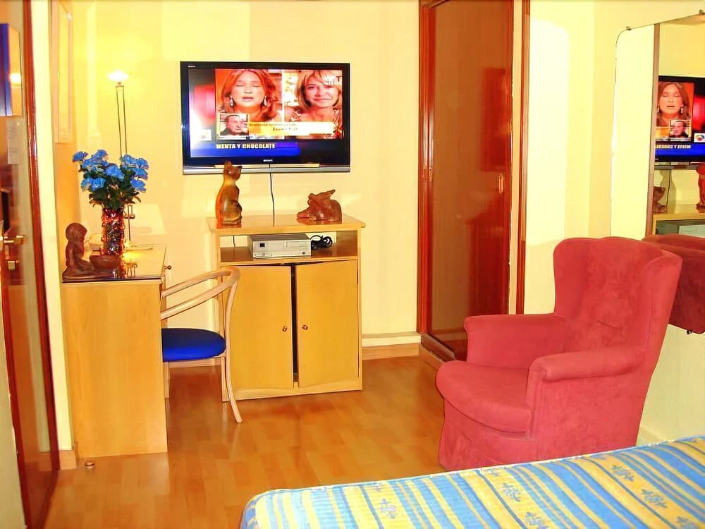 Hostal Plaza Dort - photo 6