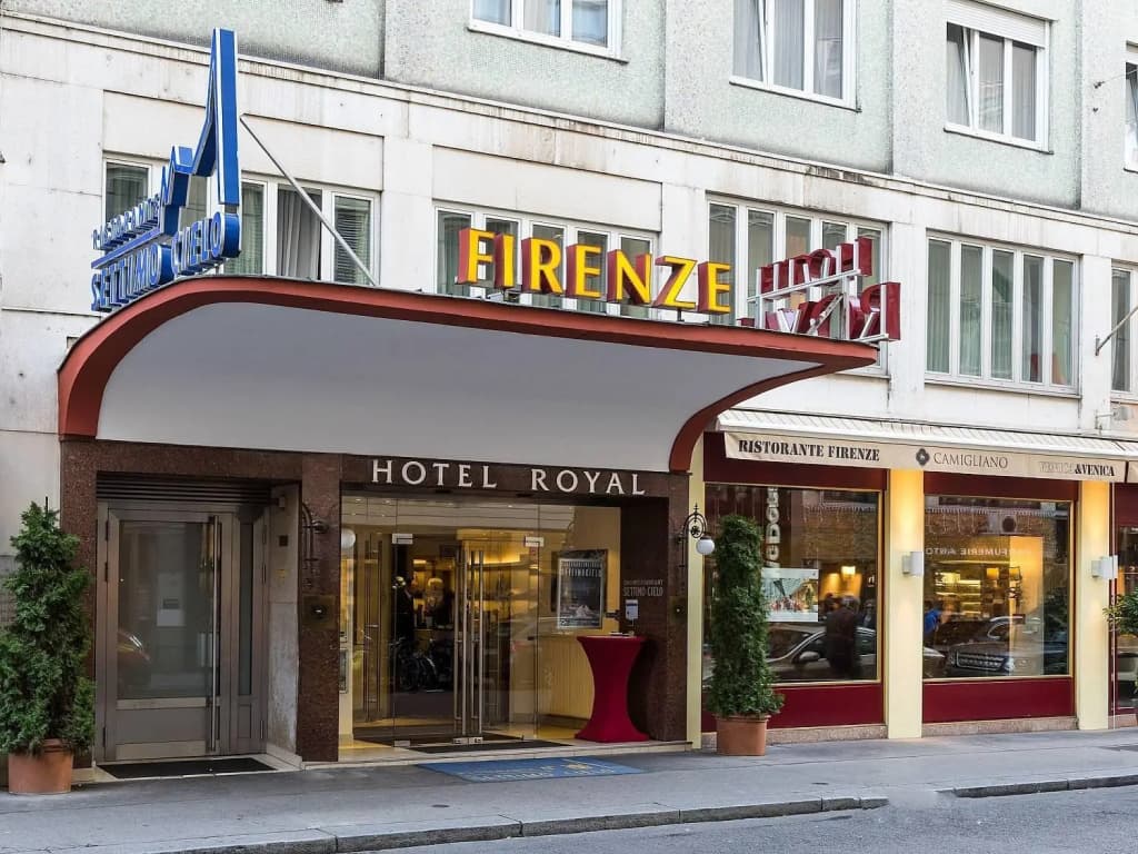 Hotel Royal - main photo