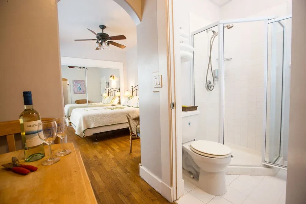 Venice Beach Suites Hotel - photo 9