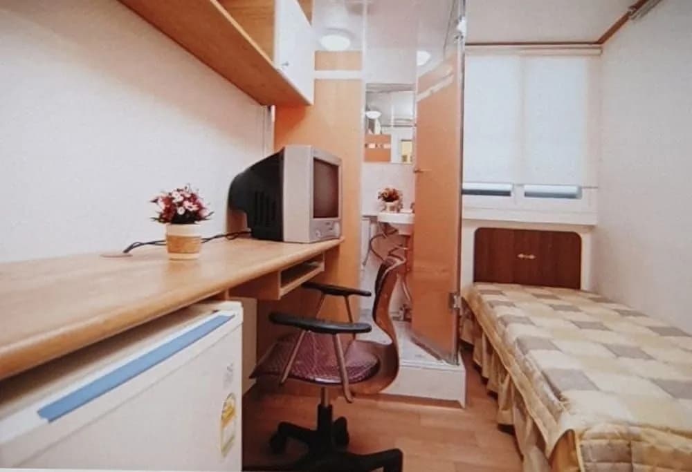 i-Guesthouse - photo 3