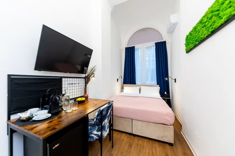 Adagio Downtown Rooms - photo 3