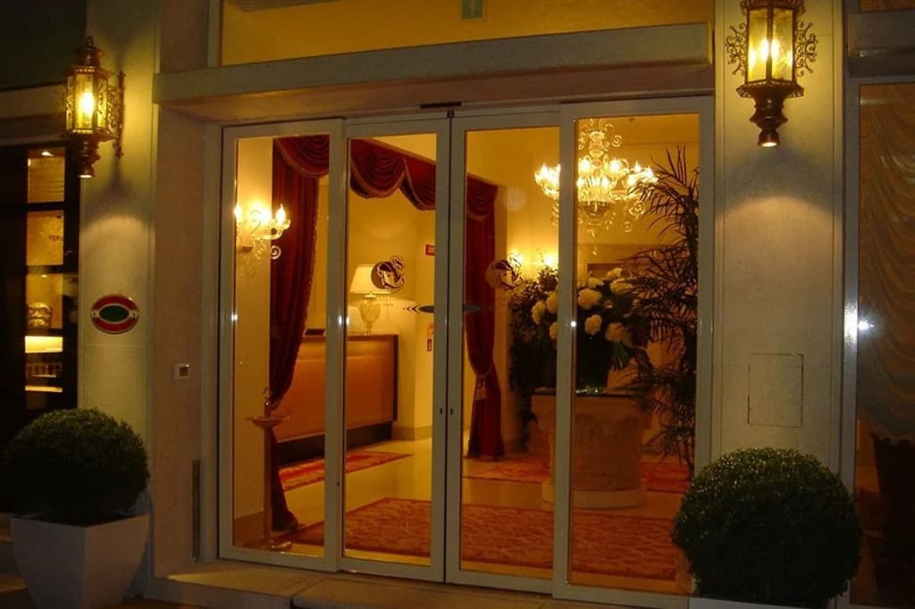 Hotel A LA Commedia - photo 17