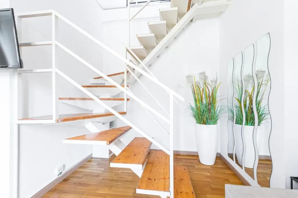 Massena Street - 1 Bdr Duplex with AC & Parking - photo 10