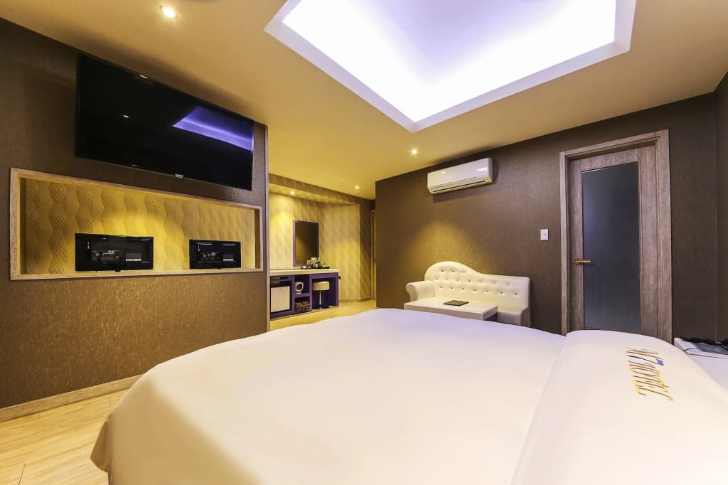 M7 Hotel - photo 2