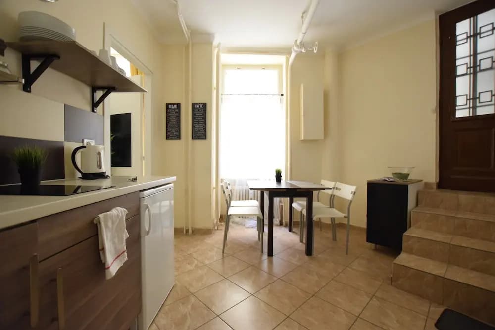 Budget Apartment by Hi5 - Révai köz - photo 14