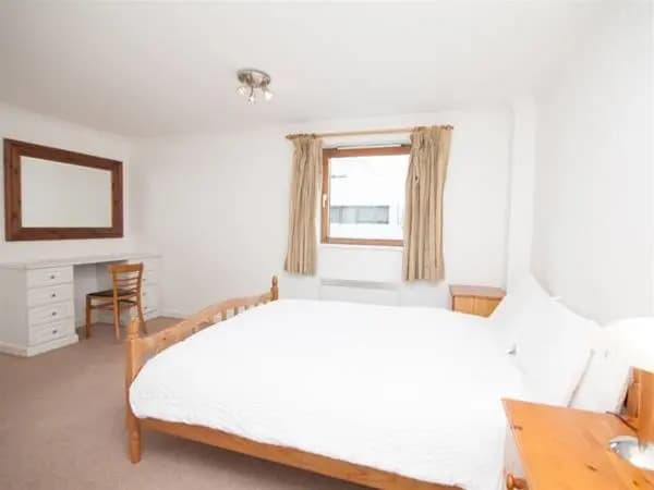 Millharbour Apartments - photo 7