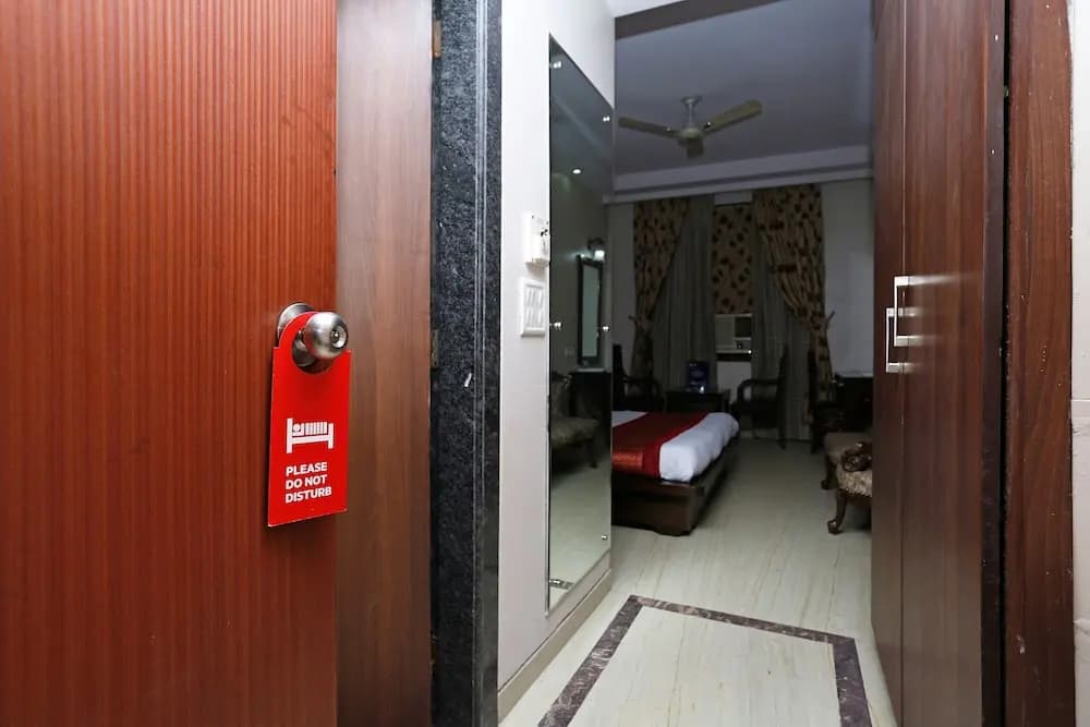OYO 5401 Hotel Mid Town - photo 2