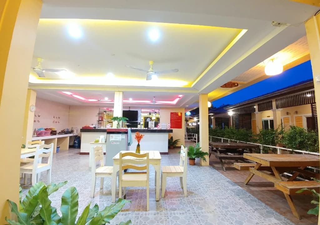Koh Larn De Beach - photo 12
