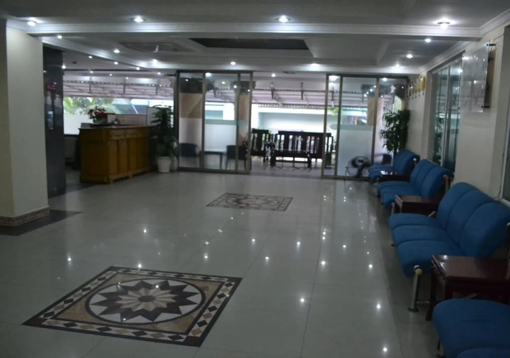 Hoa Cuong Hotel - photo 12