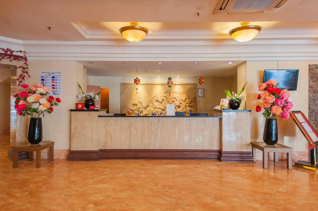 Kemena Plaza Hotel - photo 2