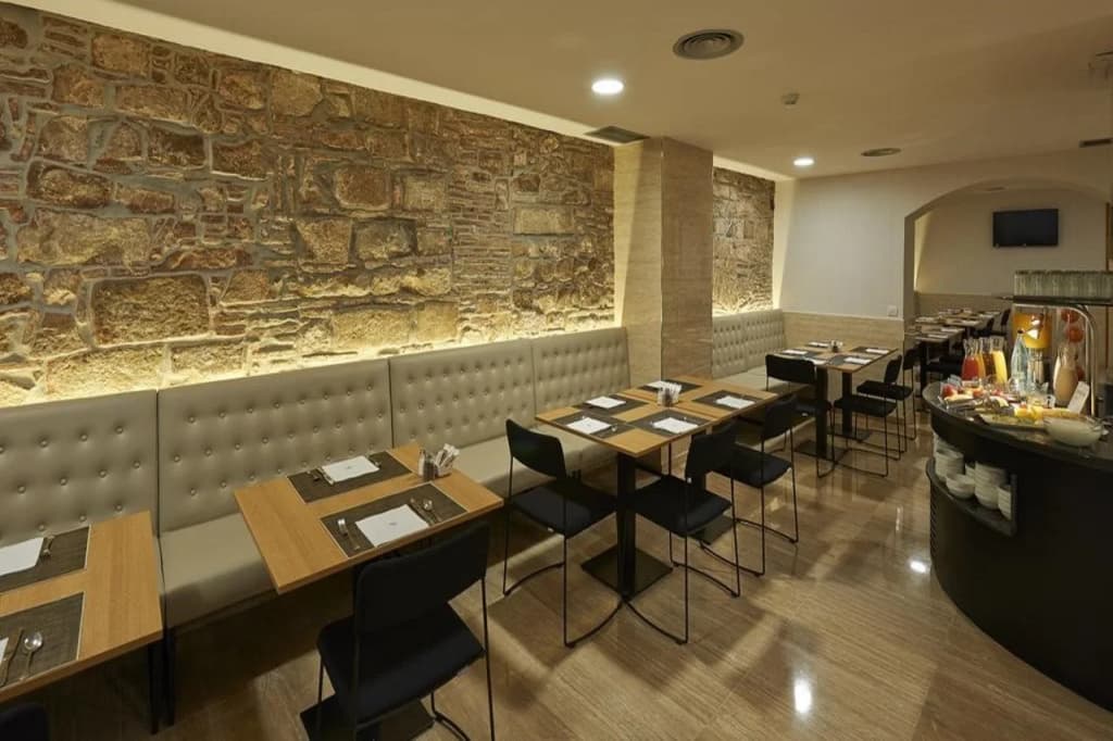 Hotel Hesperia Barri Gòtic - photo 14