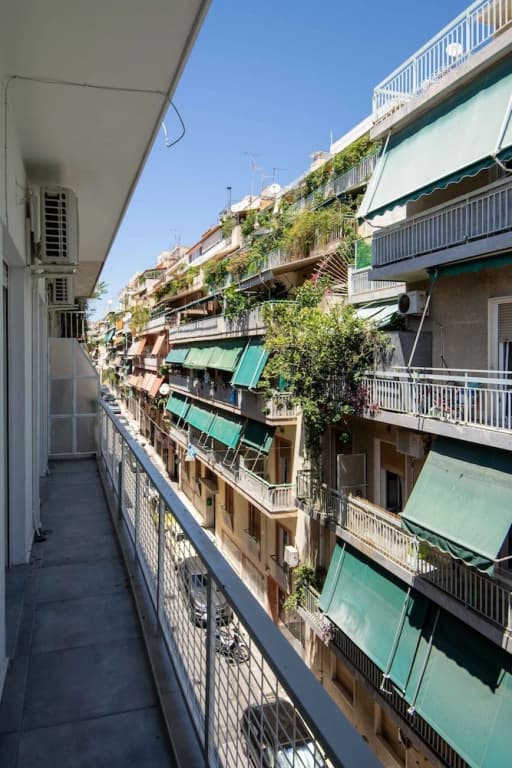 Travellers Hut apartment in Neos Kosmos - photo 9