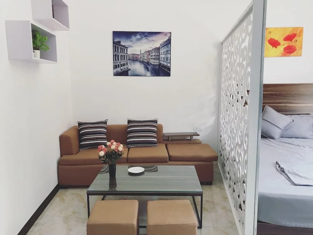 Limo Residence - main photo