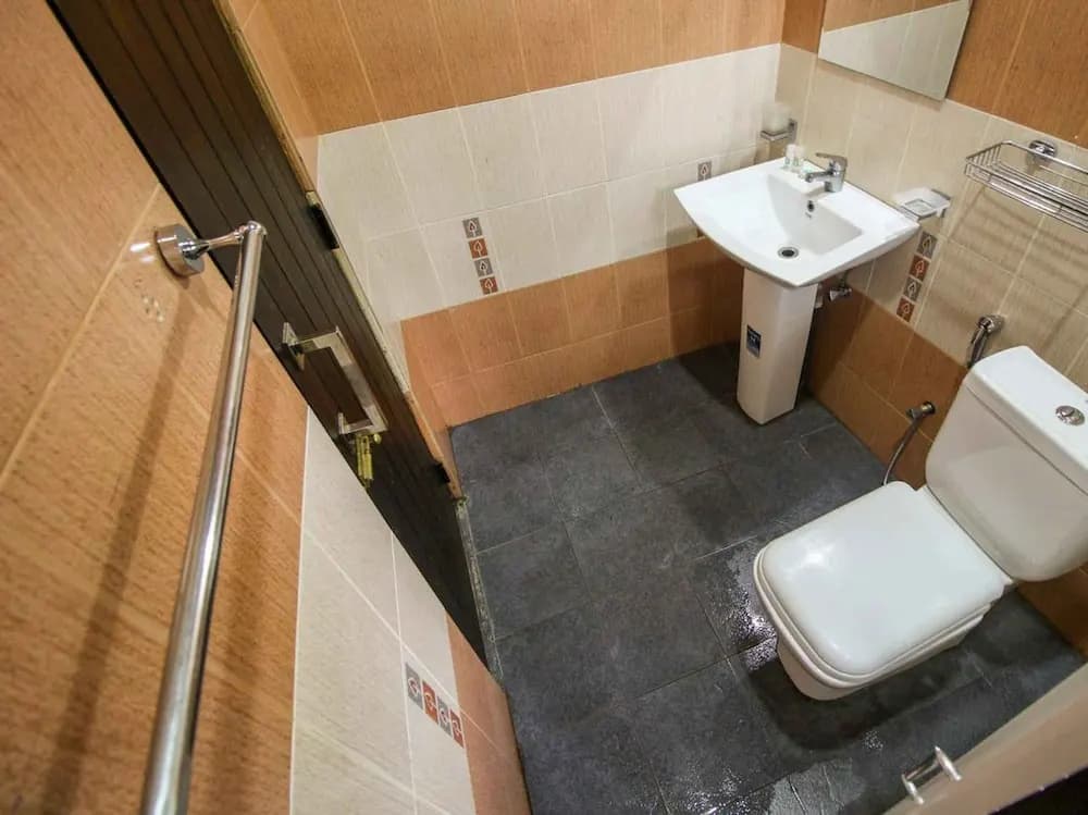 Yoho Solid Hotel Borella - photo 9