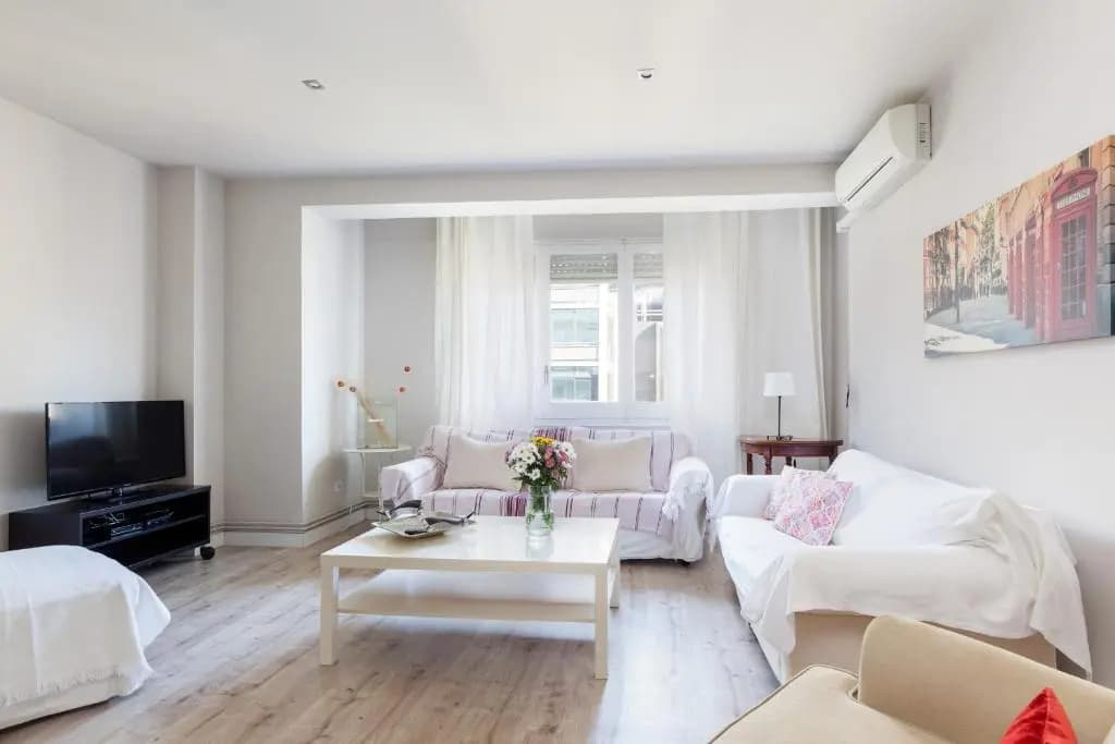 LetsGo Diagonal Avenue Apartment - photo 4