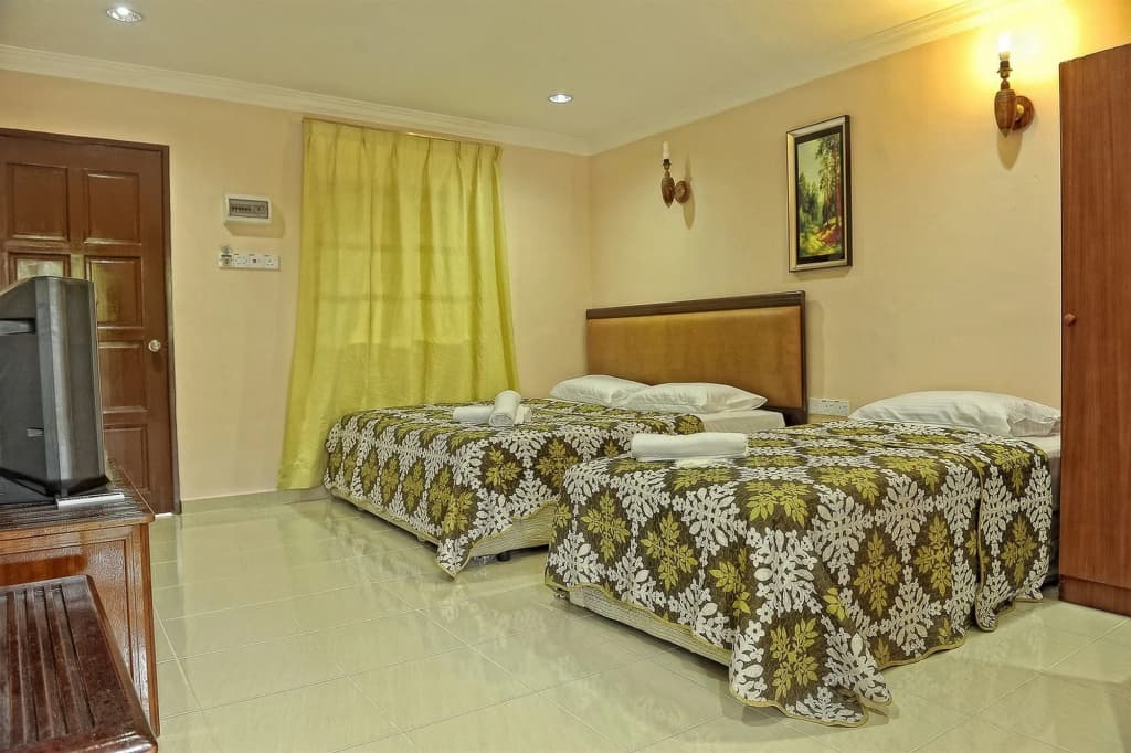 Penarak Bamboo Beach Motel - photo 7