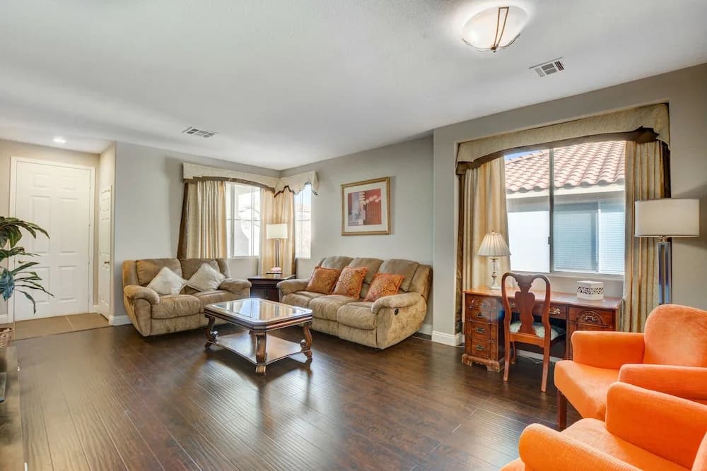 Luxurious 3BR 10min to Las Vegas Strip - photo 3