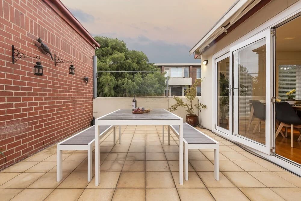 StayCentral - Port Melbourne Townhouse - photo 7
