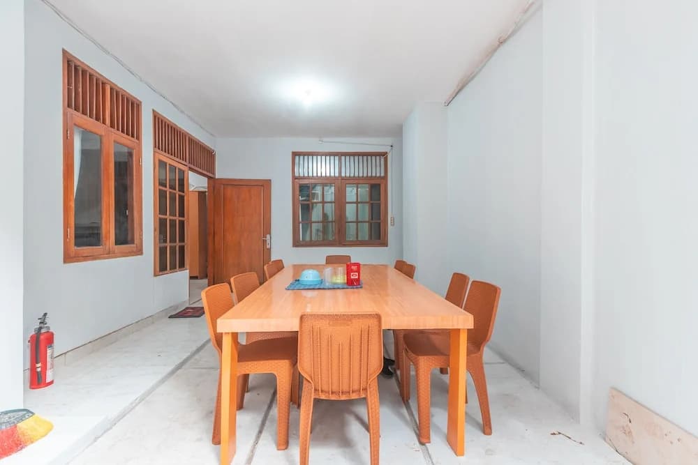Oyo 2251 D'Sasya Syariah Residence 2 - photo 12