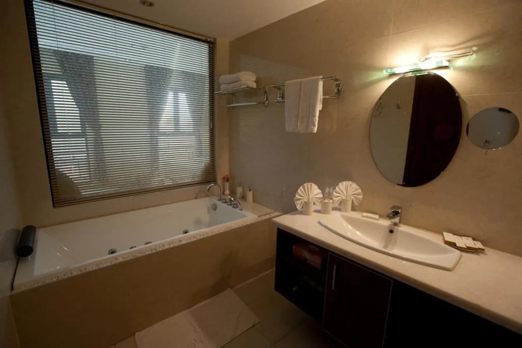 The Pearl Hotel - photo 8