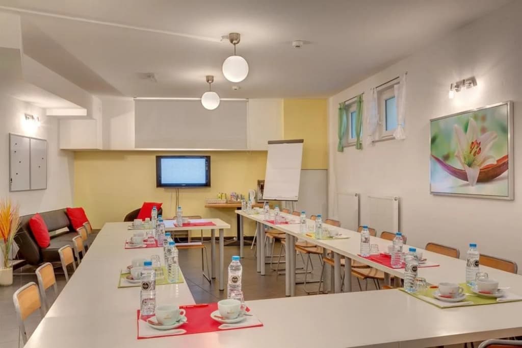 Meininger Berlin Alexanderplatz Hotel - photo 11
