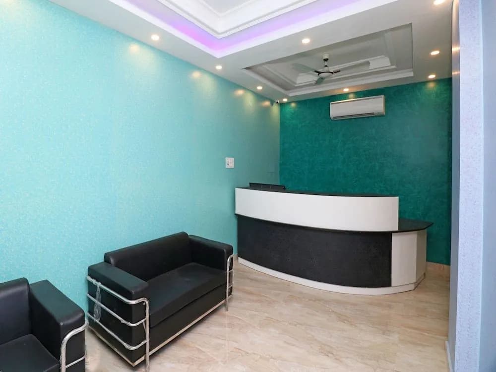 OYO 25130 Hotel Royal Inn - photo 2
