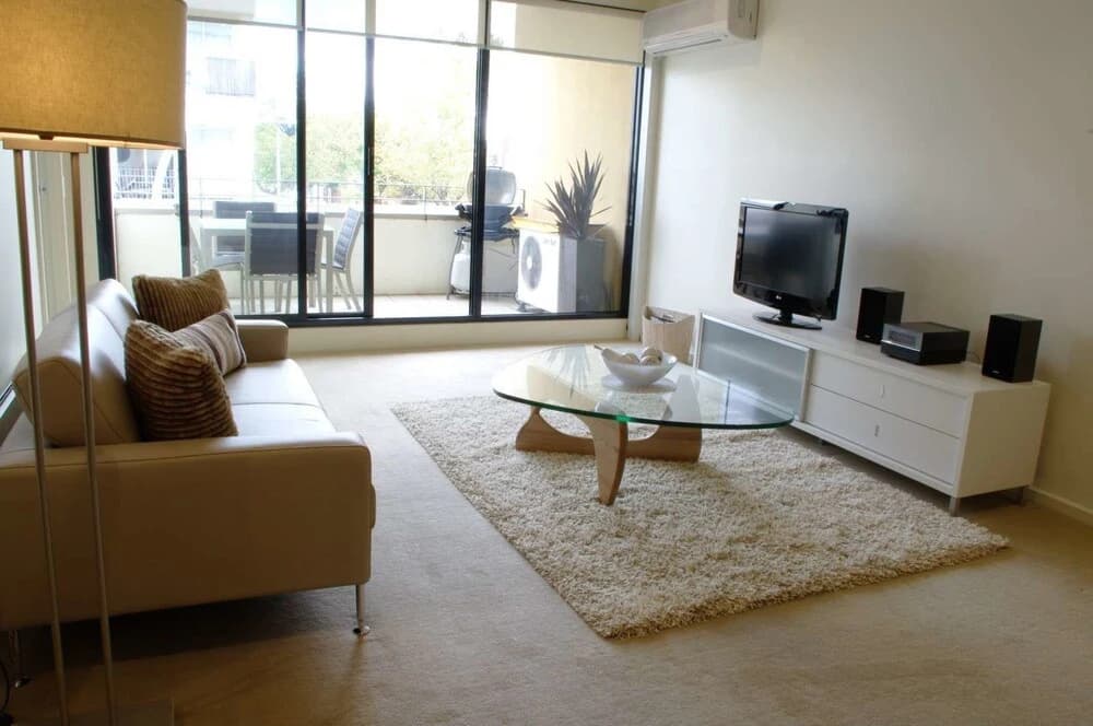 Executive Elwood Apartment - photo 3