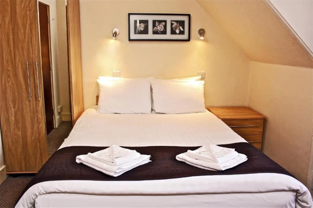 Central Hotel - photo 2