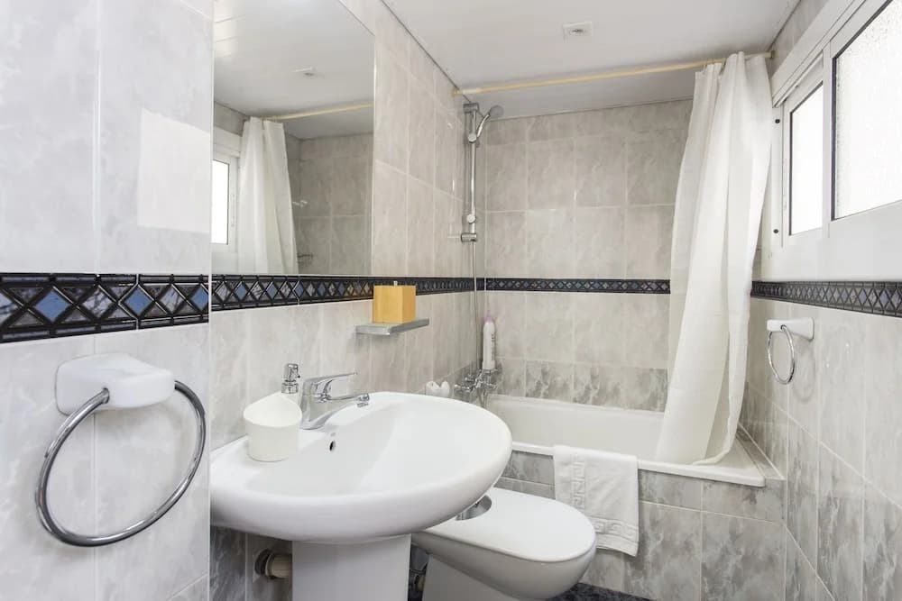 Madrona Apartment - photo 15