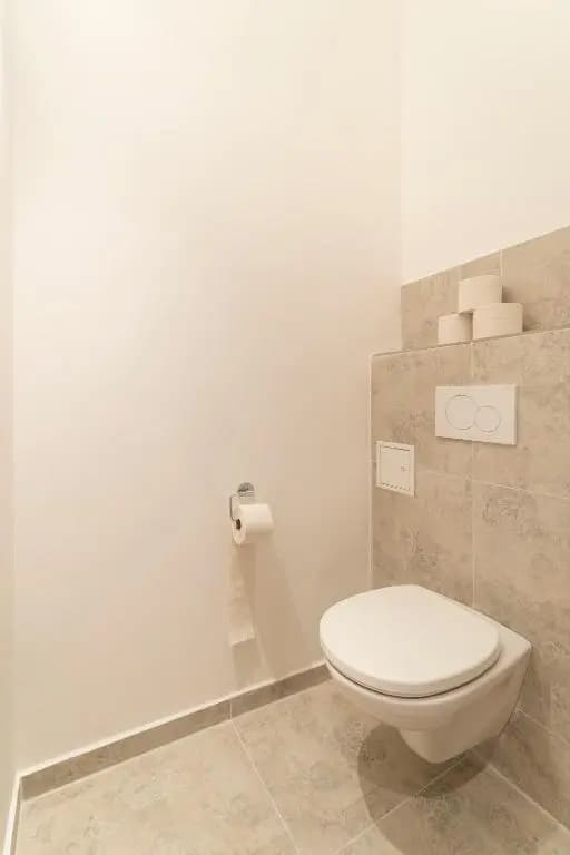 New, Beautiful Apartment next to the UNO/VIC - photo 2